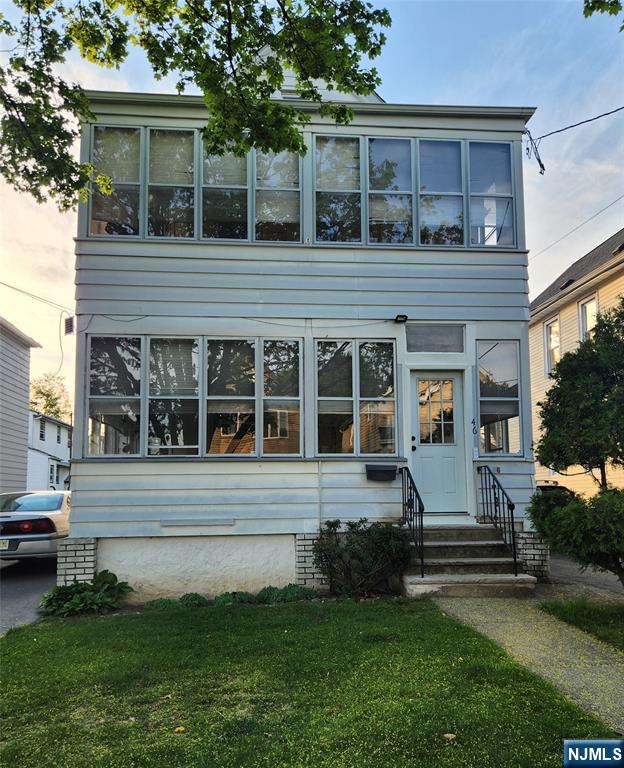 Property for Sale at 46 High Street, Clifton, New Jersey - Bedrooms: 4 
Bathrooms: 2 
Rooms: 10  - $695,000