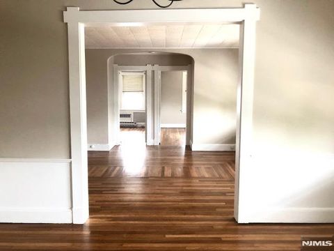 Photo of 636 Wyckoff Ave, Wyckoff, NJ 07481 (MLS # 26004868)