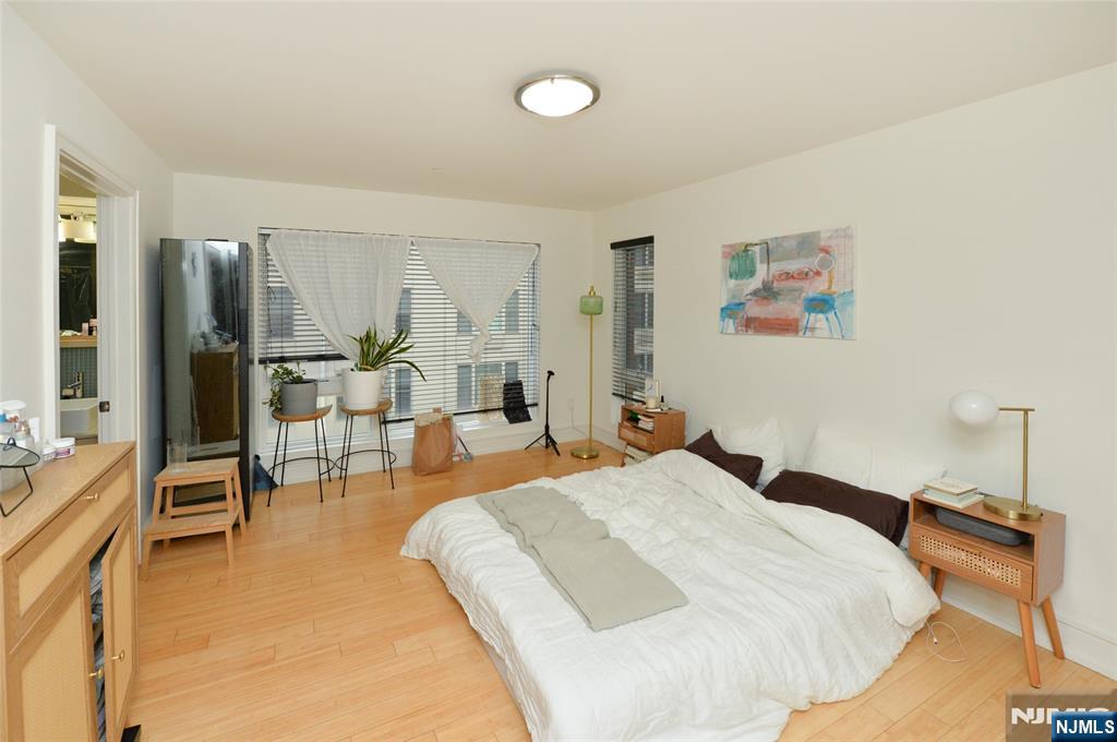 310 Cliff Lane 3F