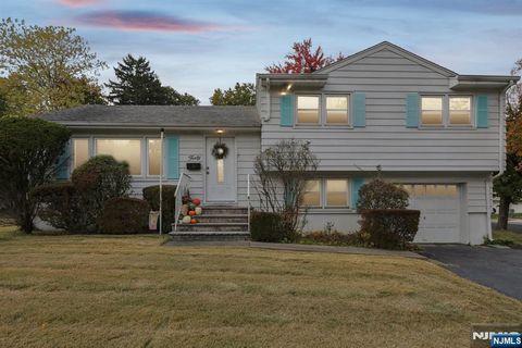 Photo of 40 Haines Avenue, Emerson, NJ 07630 (MLS # 25039000)