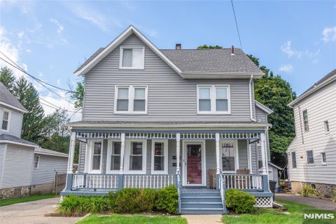 Photo of 15 Washburn Place, Caldwell, NJ 07006 (MLS # 26034625)