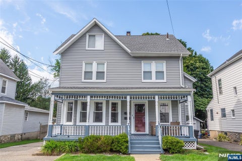 Photo of 15 Washburn Place, Caldwell, NJ 07006 (MLS # 26034625)