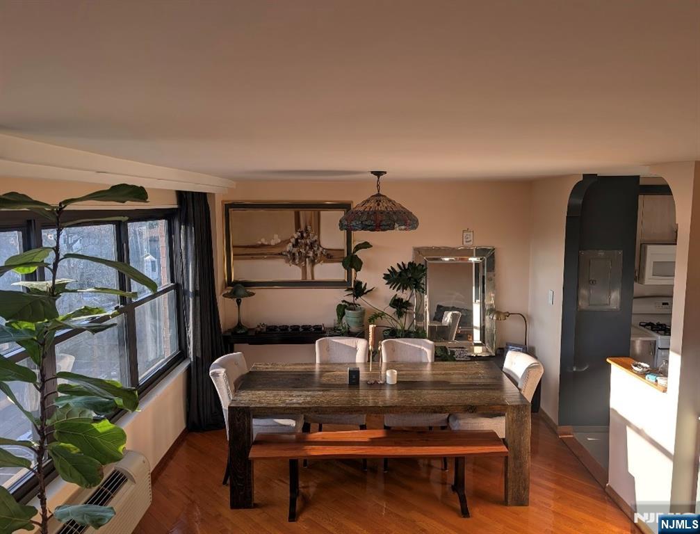 2352 Linwood Avenue 7G