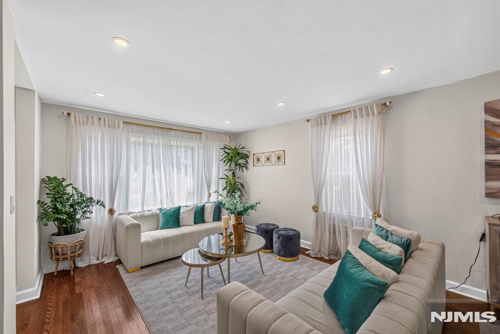 36 Starmond Avenue