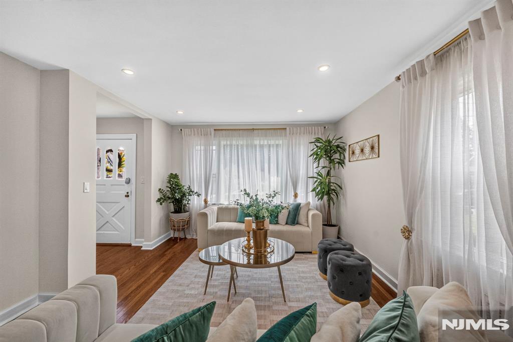 36 Starmond Avenue