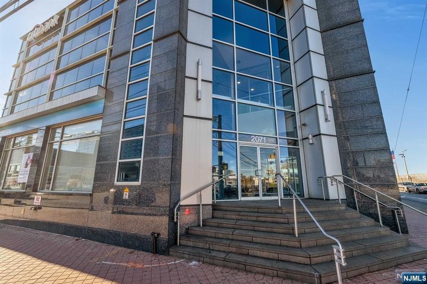 750+ sq ft office space available in prime Fort Lee. South facing views through windows. Great building with Citi Bank on first floor. All utilities included in rent. Two assigned parking spots to be provided and many additional unassigned spots available.