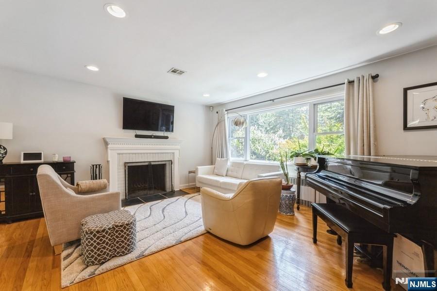 109 Hudson Avenue