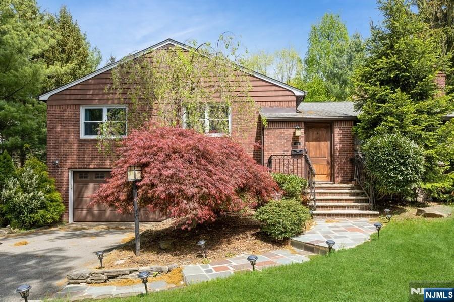 Rental Property at 109 Hudson Ave, Tenafly, New Jersey - Bedrooms: 4 
Bathrooms: 3 
Rooms: 8  - $7,250 MO.