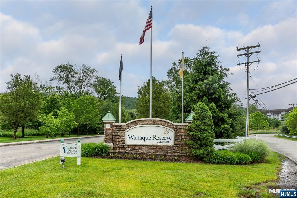 10416 Warrens Way, Wanaque, New Jersey - 2 Bedrooms  
2 Bathrooms - 
