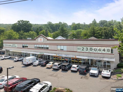 Photo of 176 Us Highway 46, Rockaway Boro, NJ 07866 (MLS # 26029857)