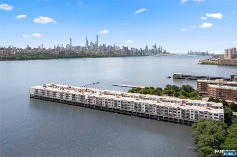 Photo of 250 The Promenade, Edgewater, NJ 07020 (MLS # 26019578)