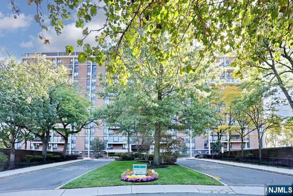 Photo of 1 Horizon Road #1426, Fort Lee, NJ 07024 (MLS # 25035745)
