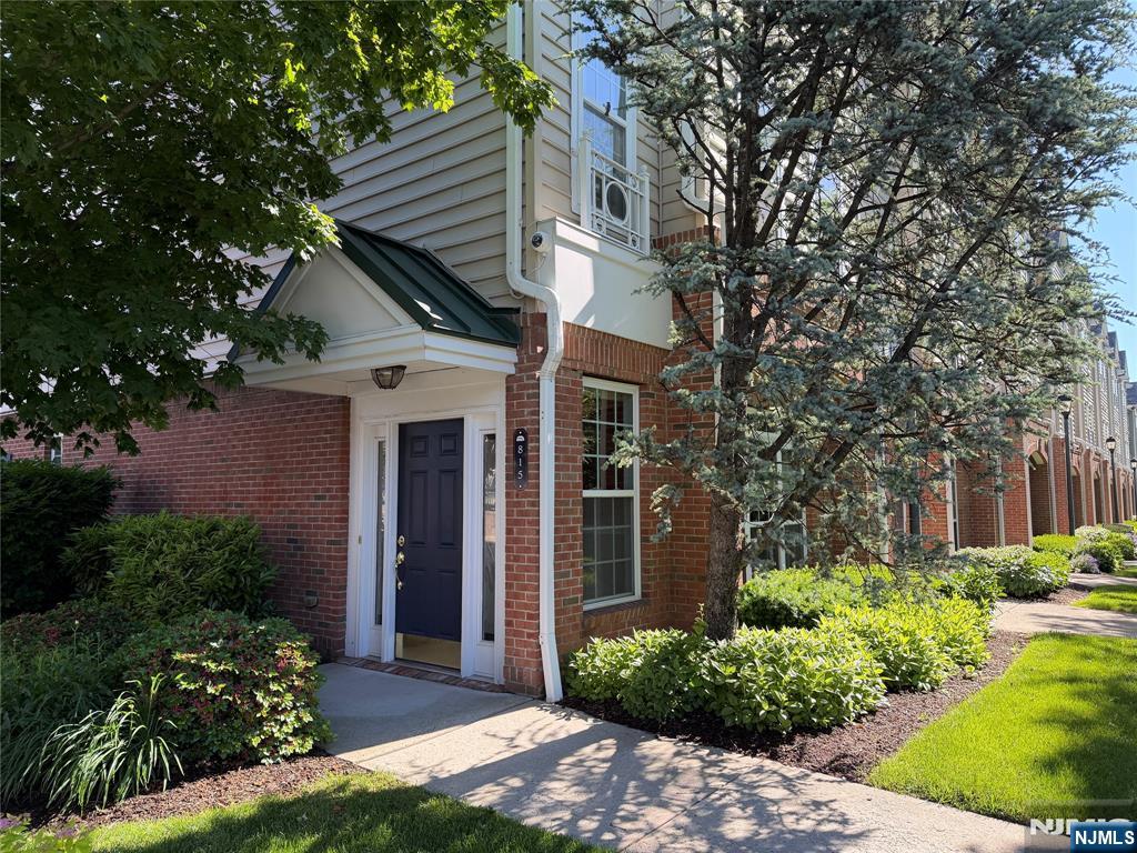 815 Deluca Road 815