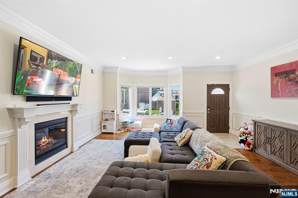 427 Lawton Avenue