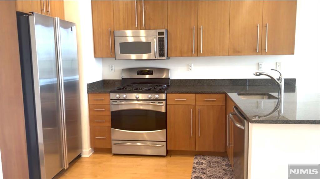 800 12th Street 807