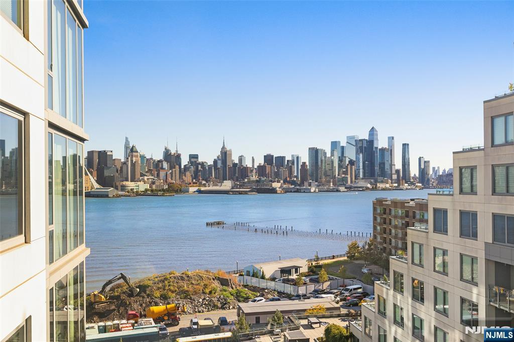 9 Ave At Port Imperial 0911