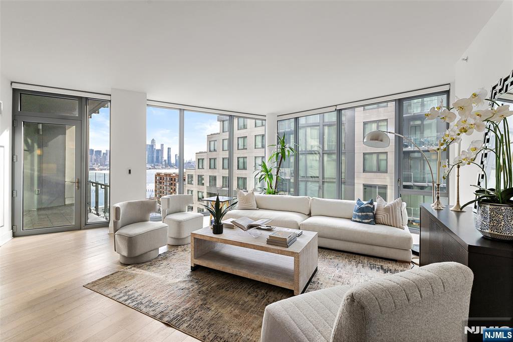 9 Ave At Port Imperial 0911