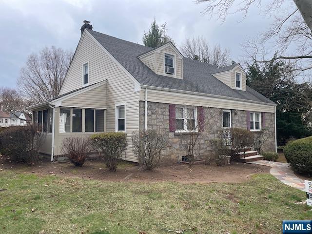 1249 W Laurelton Parkway