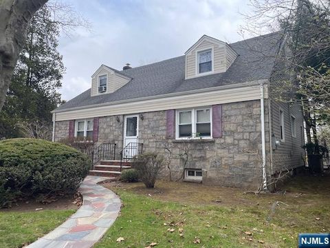 1249 W Laurelton Parkway, Teaneck, NJ 07666 - MLS#: 25006943