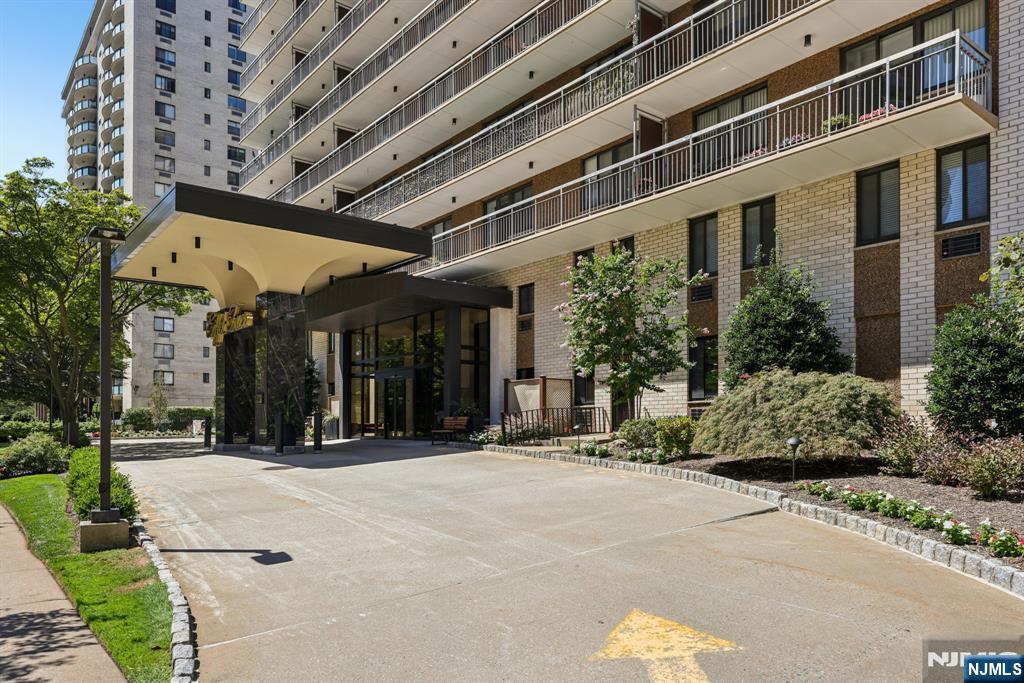 151 Prospect Avenue 19E