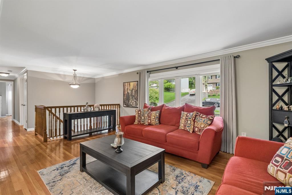 60 Edgemere Road