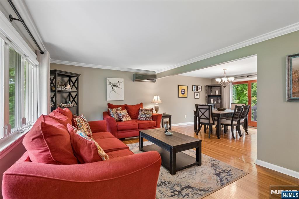60 Edgemere Road