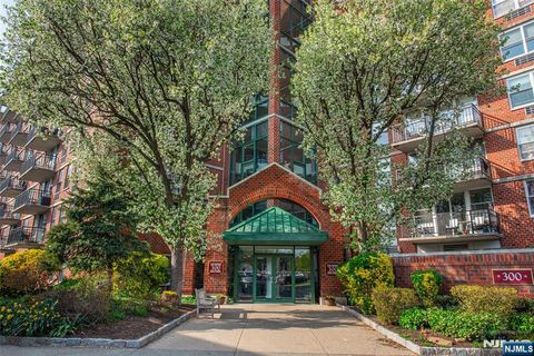 Photo of 300 Main Street #704, Little Falls, NJ 07424 (MLS # 26013185)