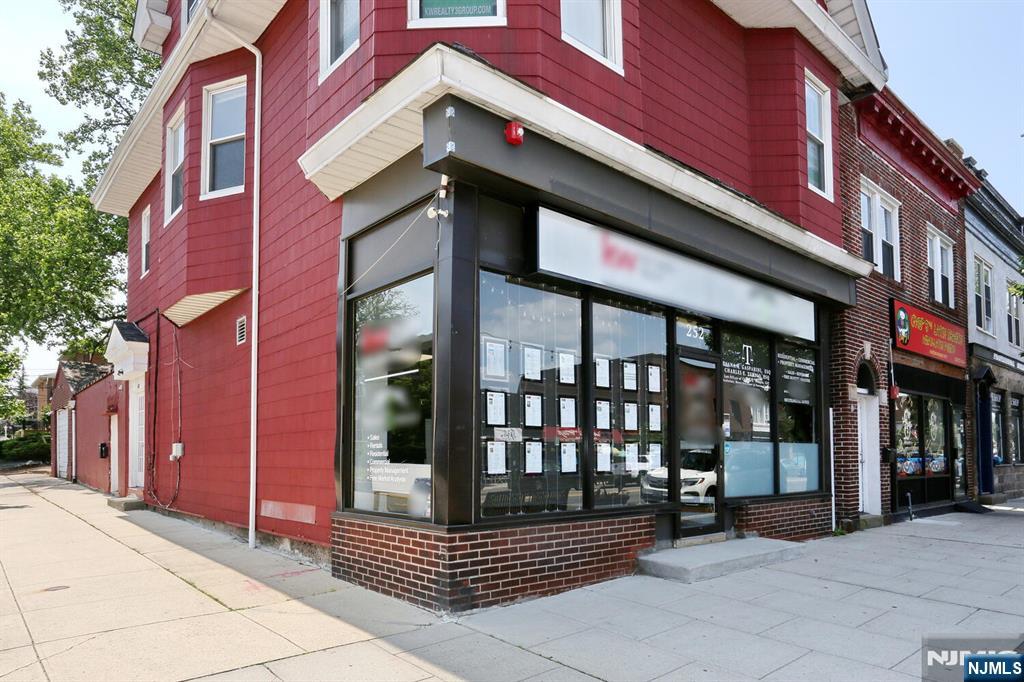 252 Boulevard