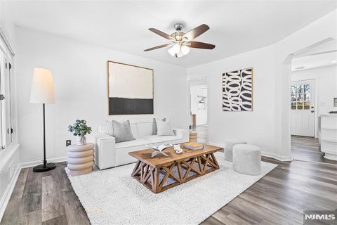 18 E Johnson Avenue, Bergenfield, NJ 07621 - MLS#: 25013833