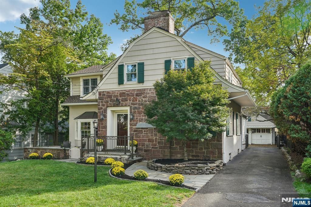 Photo of 144 California Street, Ridgewood Village, NJ 07450 (MLS # 25033325)