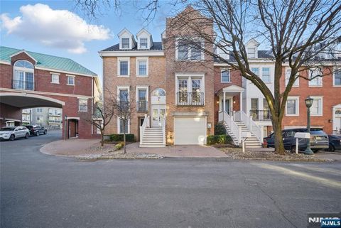 30 Half Moon Isle Jersey City NJ 07305
