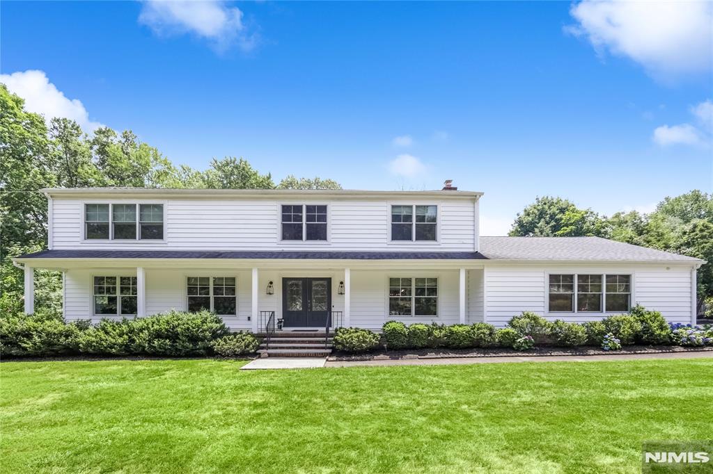 9 Woodcrest Drive