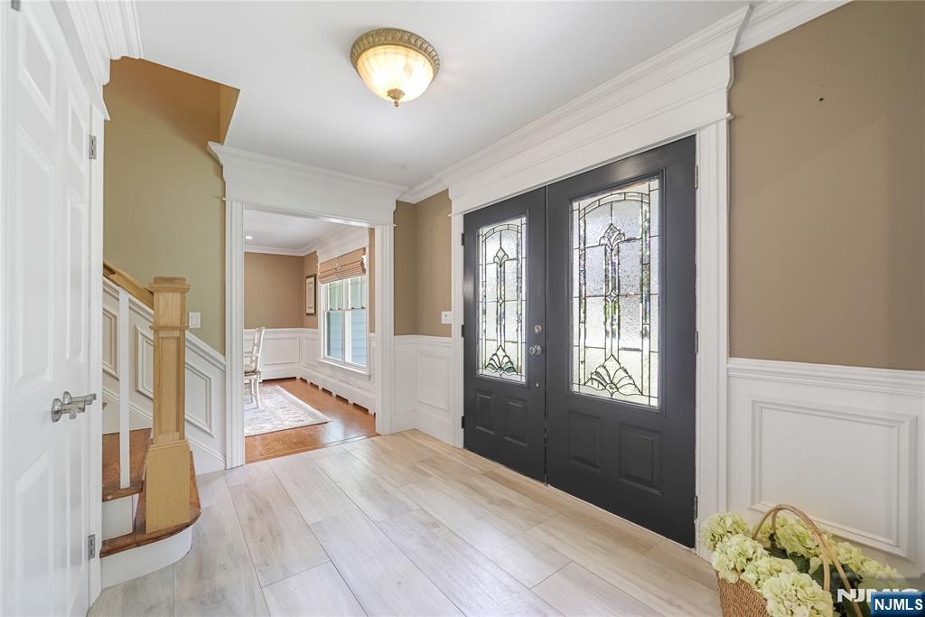 9 Woodcrest Drive