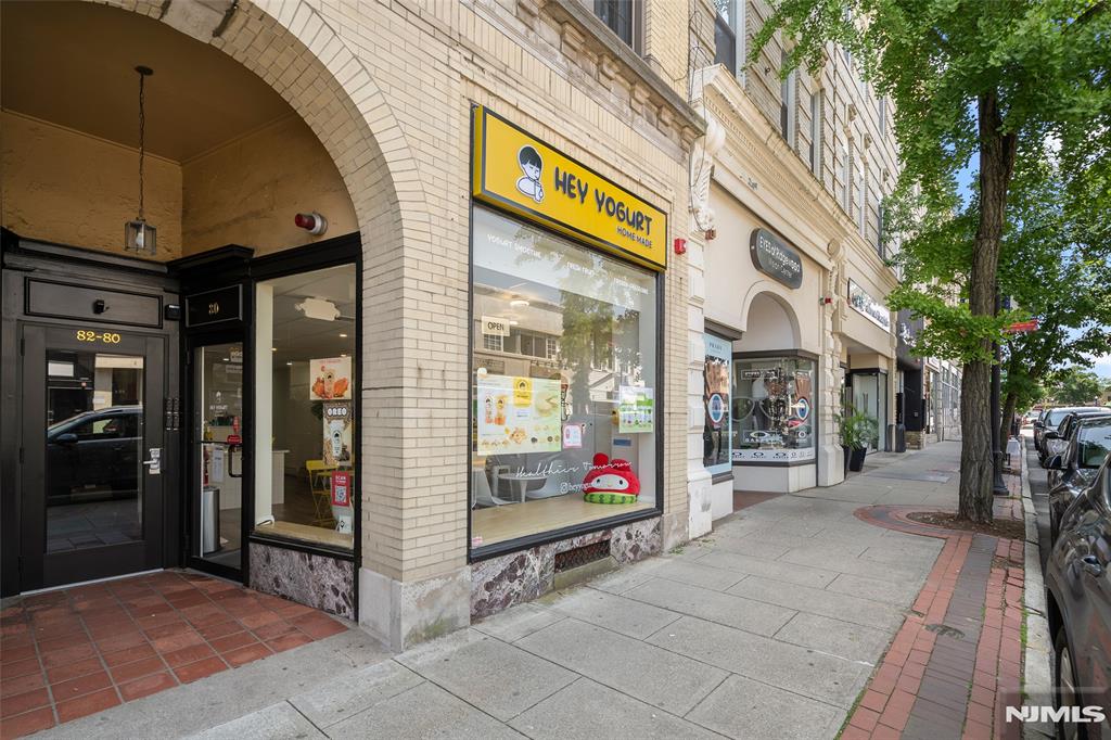 80 E Ridgewood Avenue