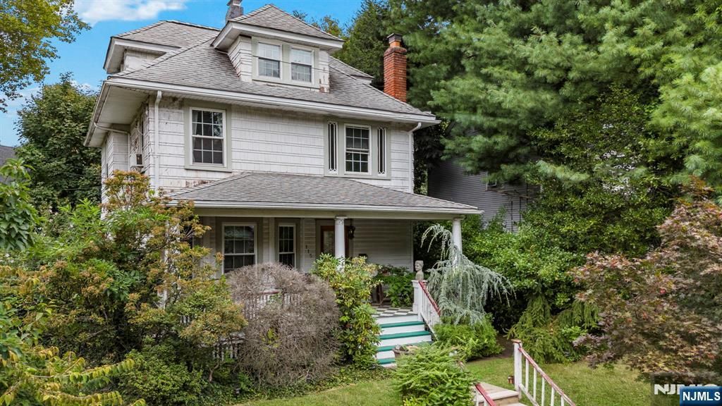 Photo of 115 High Street, Leonia, NJ 07605 (MLS # 25025916)