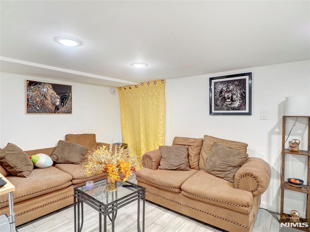 11 Tichenor Terrace