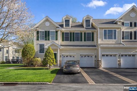 Photo of 36 Woods Edge Road, Old Tappan, NJ 07675 (MLS # 26001964)