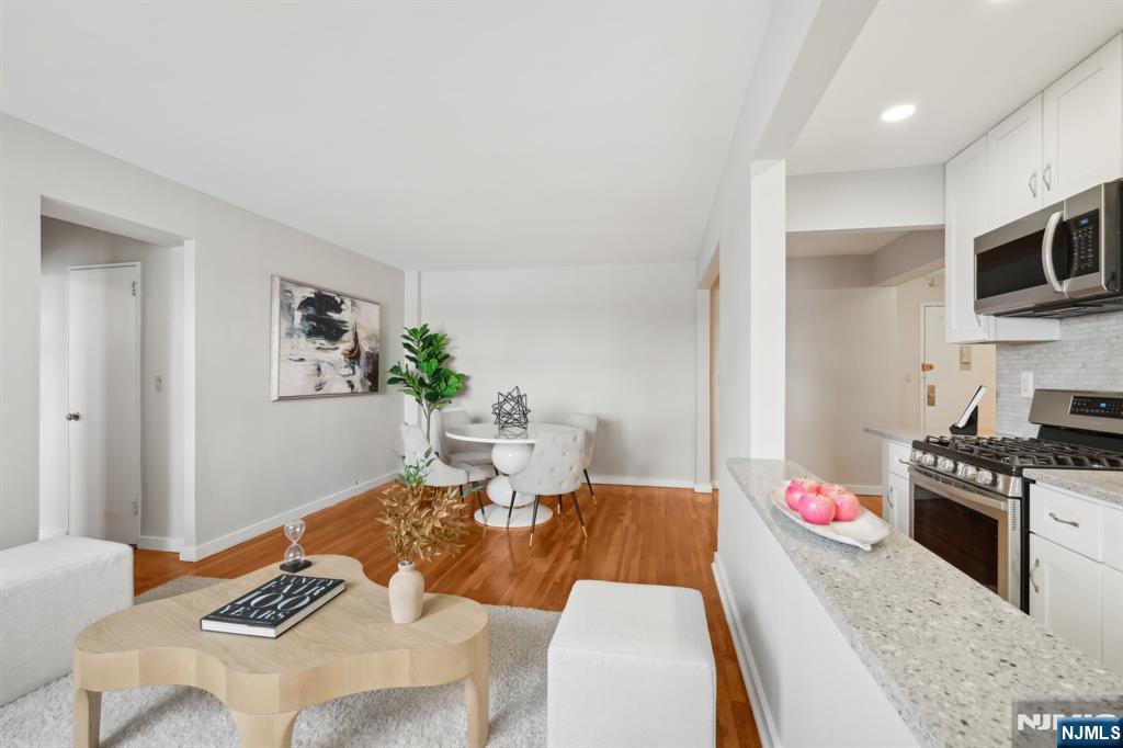 8300 Boulevard East 4D