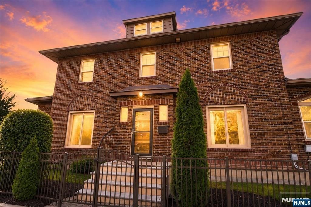 Photo of 540 Highridge Avenue, Cliffside Park, NJ 07010 (MLS # 26017542)