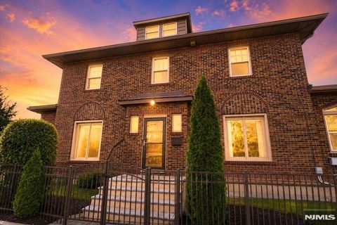Photo of 540 Highridge Avenue, Cliffside Park, NJ 07010 (MLS # 26017542)