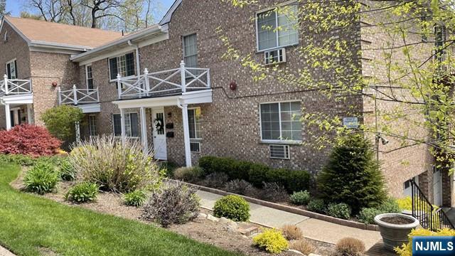 Rental Property at 2733 Corsa Ter 10B, Ridgewood, New Jersey - Bedrooms: 2 
Bathrooms: 1 
Rooms: 4  - $3,100 MO.