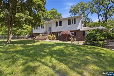 Photo of 2 Gray Terrace, Woodland Park, NJ 07424 (MLS # 26018967)