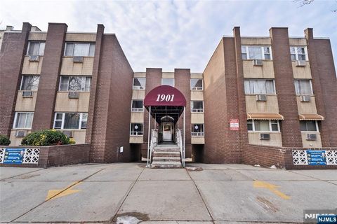 Photo of 1901 Kennedy Boulevard #312, North Bergen, NJ 07047 (MLS # 26000419)