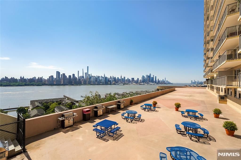 Photo of 6600 Boulevard East #AD, West New York, NJ 07093 (MLS # 26001629)