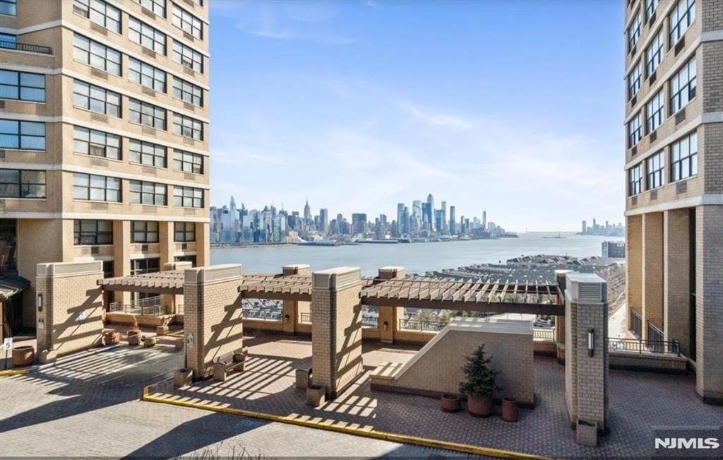 7002 Boulevard East Boulevard 3A