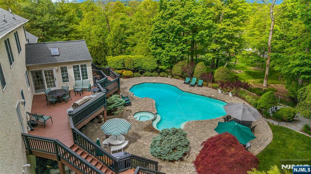 15 Skytop Drive
