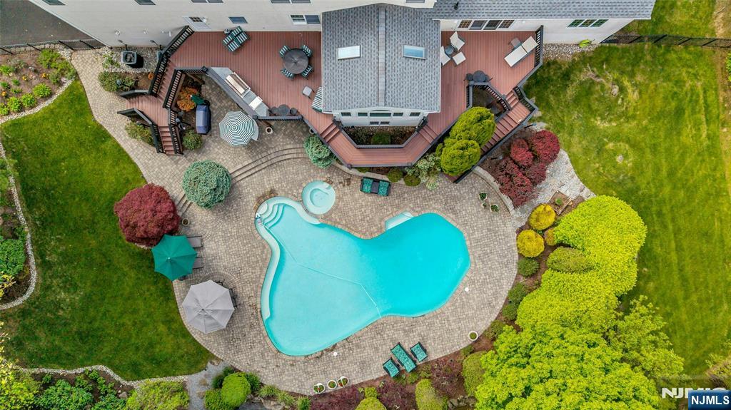 15 Skytop Drive