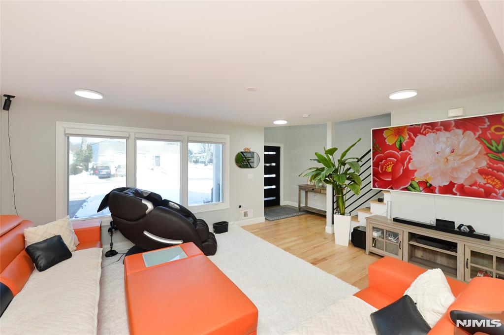 196 Graphic Boulevard