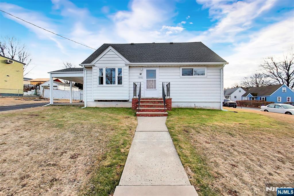 79 Sycamore Drive, Belleville, New Jersey - 3 Bedrooms  
2 Bathrooms  
6 Rooms - 