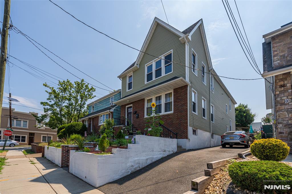 Property for Sale at 38 William Street, North Arlington, New Jersey - Bedrooms: 7 
Bathrooms: 2 
Rooms: 15  - $799,000